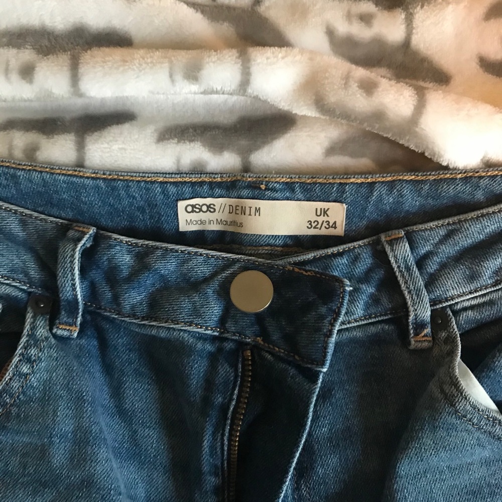 ASOS Ripped Mom Jean - Picture 3 of 3